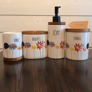 Rae Dunn Bath Accessory set